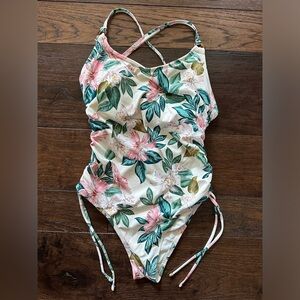 Palisades Beach Club Floral Womens Swimwear- size Medium